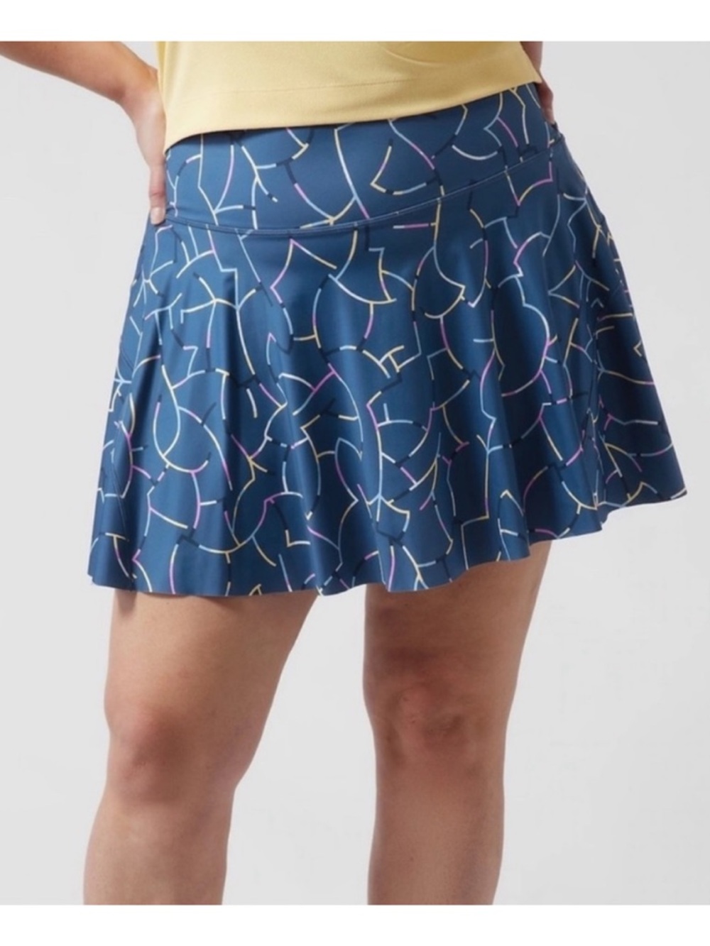 Athleta Ace Printed Tennis Skort 15.5”
Navy geometric pattern